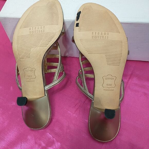 STUART WEITZMAN Women's SZ 4M Gold Sandals . Condition is Pre-owned - Picture 10 of 11